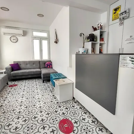 R House 3*