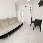 Ξενοδοχείο R House 3*