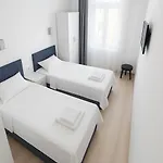 R House Αλικαρνασσός