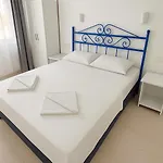 R House Αλικαρνασσός