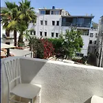 R House Ξενοδοχείο