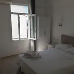 R House Αλικαρνασσός