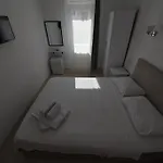 Ξενοδοχείο R House