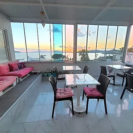 R House Hotel 3*