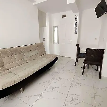 R House Hotel