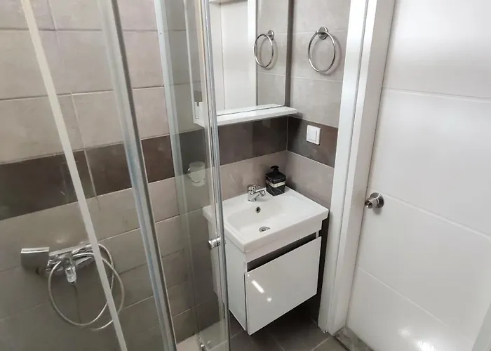 R House Hotel 3*
